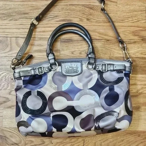 Coach Circle and Sequin Bag EUC - Picture 2 of 13